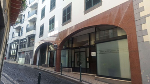 A renda do prédio situado na Rua das Hortas, sede da Direcção Regional do Desporto, representa um custo anual estimado em 62,4 mil euros.