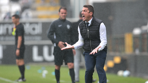 Treinador espanhol somou o sétimo jogo consecutivo sem vencer.