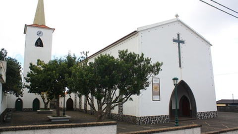 Além de alguns espaços camarários, será, também, desinfectada a igreja da Achada de Gaula. Foto DR