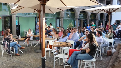 Encontro decorreu no Café Museu, no Funchal.