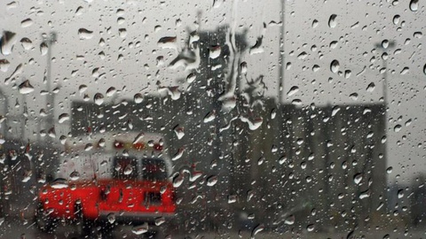 A interacção destes dois sistemas deverá provocar muita precipitação, o que justificou a emissão de aviso vermelho.