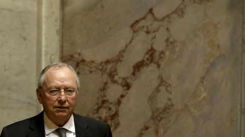 Correia de Campos recomenda ao Governo “um pouco mais de cabeça fria”, após a entrega da proposta de OE2018.