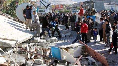O sismo que atingiu no domingo o nordeste do Iraque e as regiões fronteiriças no Irão e na Turquia fez pelo menos 328 vítimas mortais.
