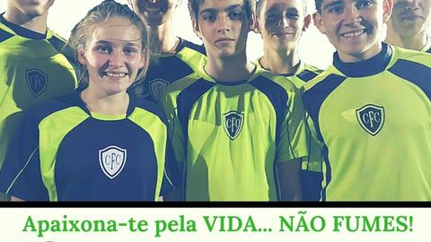Na sua página oficial no Facebook, o clube difundiu uma fotografia dos seus jovens atletas acompanhada do slogan “Apaixona-te pela vida... Não fumes!”