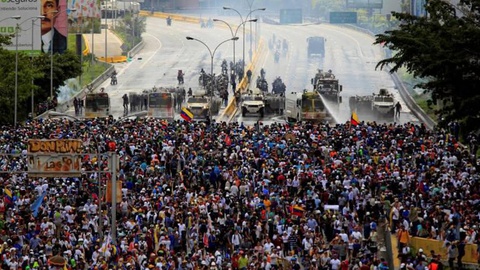 As forças de segurança e grupos armados pró-governamentais, chamados de “colectivos” na Venezuela, causaram dezenas de mortes e centenas de feridos. FOTO Reuters