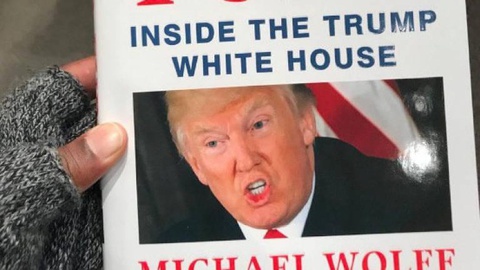 ‘Fogo e Fúria: Dentro da Casa Branca de Trump’ é o livro que fez manchetes e alcançou o topo da lista de vendas da Amazon no dia em que foi publicado.