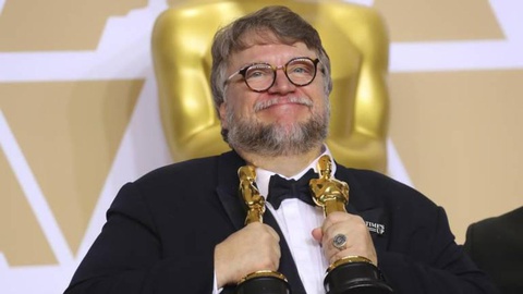‘A Forma da Água’ foi o grande vencedor da noite dos Óscares, podendo orgulhar-se de colocar na estante quatro estatuetas, sendo elas Melhor Filme, Melhor Realizador, Melhor Banda Sonora e Melhor Direcção Artística.