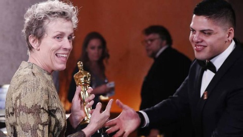 Frances McDormand e o filho Pedro McDormand Coen. Foto REUTERS/Mario Anzuoni