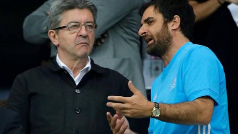 Jean-Luc Mélenchon à esquerda.  Foto REUTERS/Jean-Paul Pelissier