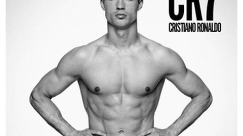 Esta é uma das imagens publicitárias que têm marcado a relação do futebolista com a marca Yamamay.   Fotos DR