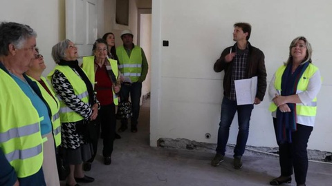 Rita Andrade visitou, hoje, as obras de reabilitação e adaptação do espaço para o Centro de Convívio da Fundação João Pereira.