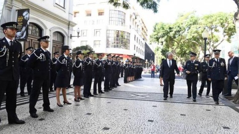 Jerónimo Pina (o primeiro à esquerda) troca o Comando Regional da PSP pelos Paços do Concelho a 1 de Março.
