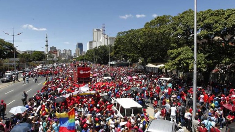 A associação Venexos, que apoia imigrantes venezuelanos, recolheu no passado fim de semana na Madeira 120 quilos de alimentos e aproximadamente 30 quilos de medicamentos. FOTO: Global Imagens