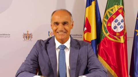 A cerimónia da assinatura do protocolo irá contar com a presença de Jorge Carvalho, secretário regional da Educação.