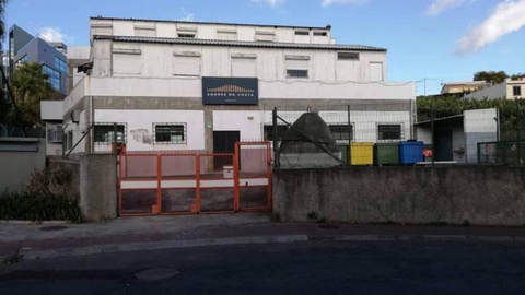 O assalto ocorreu no Caminho de Santa Quitéria, junto aos estaleiros da firma Soares da Costa.