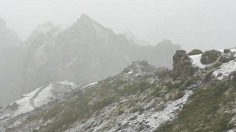 Neve no Pico do Arreeiro na passada segunda-feira.