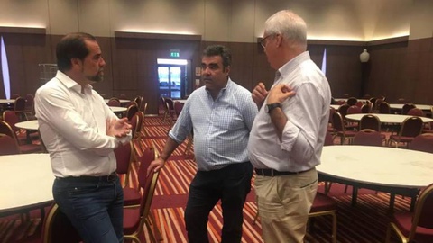 Miguel Albuquerque, Paulo Gouveia e José Bettencourt da Câmara acertam pormenores do evento desta noite. Fotos Ricardo Miguel Oliveira