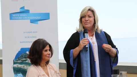 Rita Andrade, à direita, alertou os jovens para a necessidade de mudar os comportamentos. Foto DR