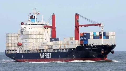 Os marinheiros foram resgatados por este navio mercante.   Fotos DR/Google