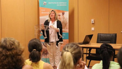 Rita Andrade na sessão de boas vindas a Programas de Emprego, hoje, no auditório do Instituto de Emprego da Madeira.