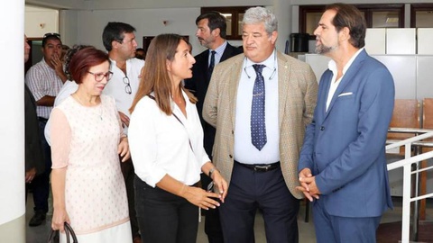 Miguel Albuquerque visitou, esta manhã, as obras de intervenção e recuperação no centro de saúde de Santa Cruz.