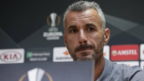 O Vitória de Guimarães, treinado pelo madeirense, recebe o Paços de Ferreira, em partida agendada para as 16 horas de domingo, no Estádio D. Afonso Henrique.