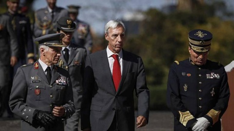 O ministro da Defesa Nacional despediu-se hoje da 10.ª Força Nacional Destacada, composta por 30 militares, que partiram para o Iraque. FOTO Lusa