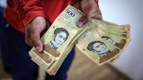 Foto  EPA/RAYNER PENA R