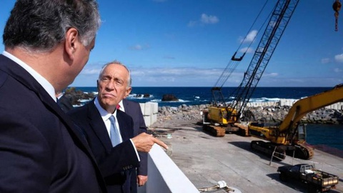 O pedido é conhecido no dia em que o Presidente da República se desloca às ilhas açorianas afectadas furacão. FOTO Lusa