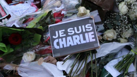 O ataque perpetrado, em de Janeiro de 2015, contra os escritórios do jornal satírico francês Charlie Hebdo fez 10 mortos e deu início a uma onda de atentados ‘jihadistas’ em França nesse ano.