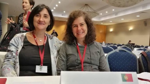 A investigadora sénior Helena Tomas (à esquerda), na 2.ª reunião do Comité de Gestão da acção COST Nano2Clinic, na Letónia.