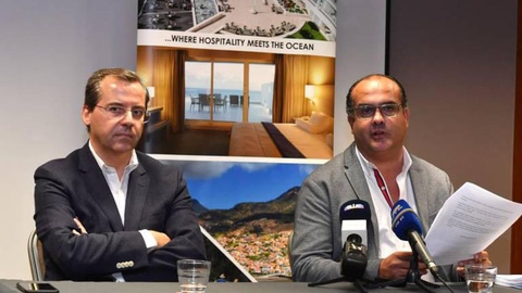 Filipe Silva acompanhado por Nuno Sampaio na conferência de imprensa desta terça-feira.