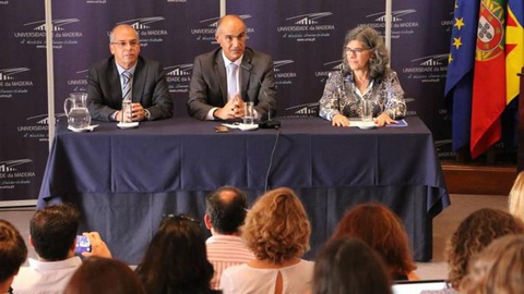 O secretário regional de Educação, Ciência e Tecnologia, Jorge Carvalho, participou, esta manhã, na sessão de abertura.