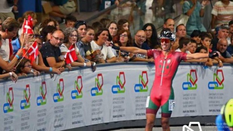 O atleta do CRD Prazeres Marco Lira é a referência da modalidade de patinagem, que ganha assim dinamismo naquela freguesia.