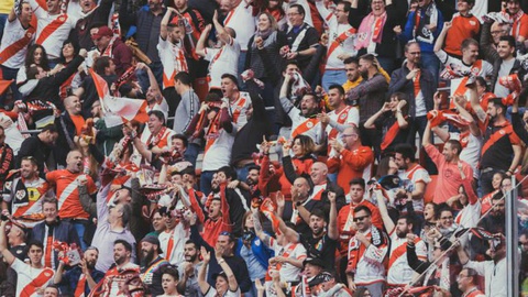 Os cânticos vieram da bancada dos adeptos do Rayo Vallecano.   Foto Shutterstock