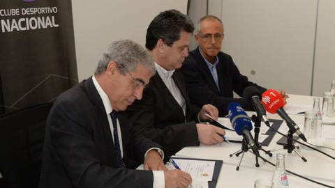 O protocolo de parceria entre o Nacional e a UMa foi assinado esta tarde. Foto ASPRESS