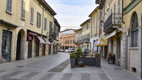 Ruas desertas na região da Lombardia, em Itália. Foto EPA