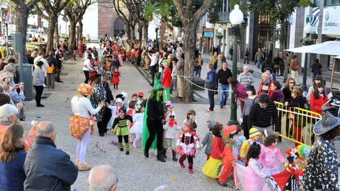 O cortejo das crianças no Carnaval já acontece há vários anos e até está integrado no programa oficial.   Foto Arquivo