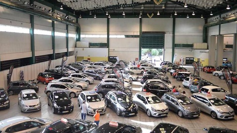 Serão cerca de 200 as viaturas para venda nesta feira automóvel.&nbsp;