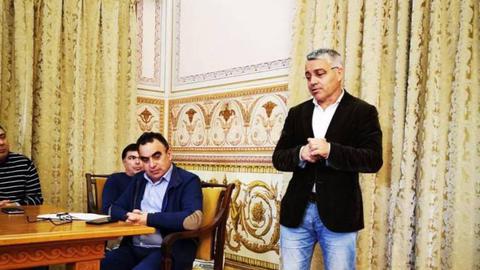 O presidente da Câmara Municipal de Santa Cruz reuniu, hoje, em Santarém, com os municípios que têm bombeiros profissionais a seu cargo e com a Associação de Bombeiros Profissionais.