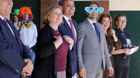 O presidente do Governo Regional, esta tarde, no espectáculo de abertura do Carnaval Solidário, no Jardim Municipal do Funchal. Foto Miguel Moniz