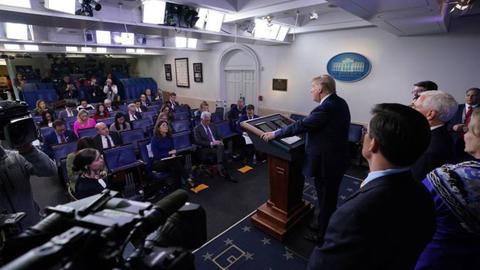 EPA/KEVIN DIETSCH / POOL