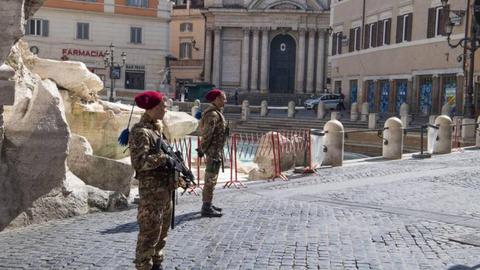 EPA/MAURIZIO BRAMBATTI