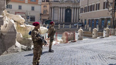 EPA/MAURIZIO BRAMBATTI