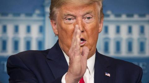 Foto EPA/JIM LO SCALZO