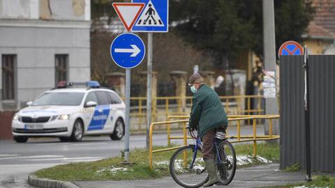 EPA/Zsolt Czegledi