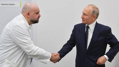 EPA/ALEXEI DRUZHININ / SPUTNIK / KREMLIN POOL