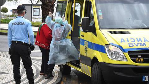 A cidadã madeirense que regressou do Brasil no sábado passado, protagonizou, por duas vezes, fugas ao confinamento obrigatório. Foto Rui A. Silva / ASPRESS