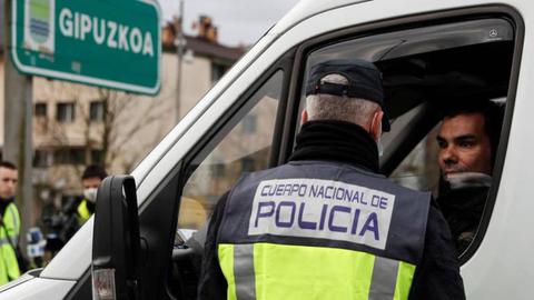 Foto EPA/JAVIER ETXEZARRETA