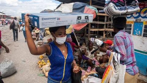Foto EPA/JEAN MARC HERVE ABELARD